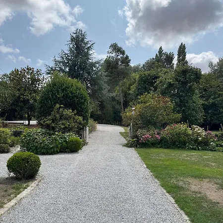 Guest house Domaine De Vaucelles